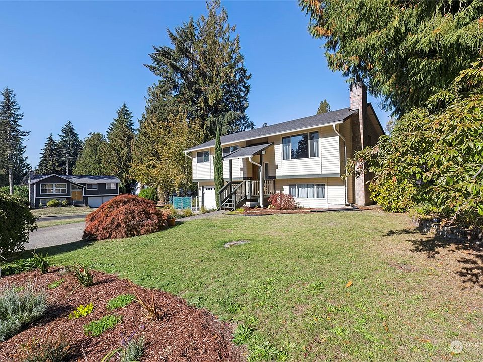 1st image of 700 NW Fairwood Way
