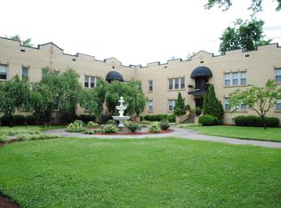 900 Audubon Pkwy APT 10, Audubon Park, KY 40213