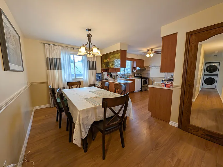 127 Westwood Cres #1 — Photo 5