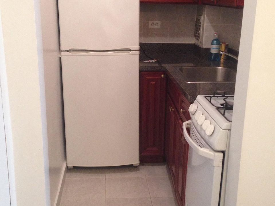 2nd image of 225 E 26th St APT 5B