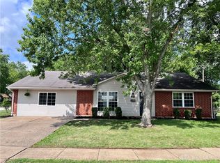 205 Lodestone Dr, Englewood, OH