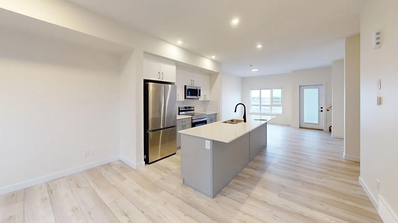 East Pine Apartments — Photo 1
