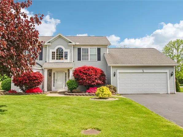 82 Quarterdeck Pl, Rochester, NY 14612