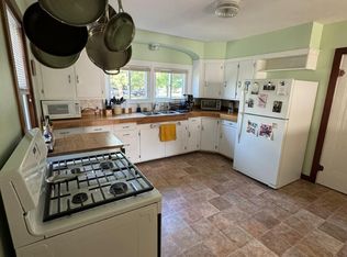 215 E State Rd, Grant, MI 49327