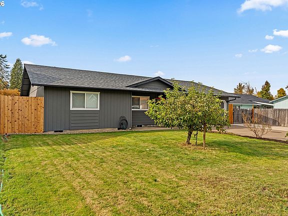 3rd image of 1096 Cedar Ct