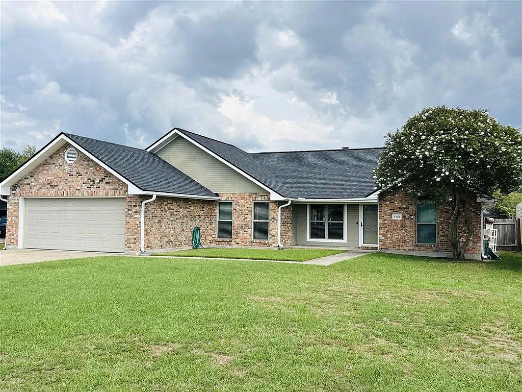 3 bed, 2.0 bath, 1764 sqft, $3,500 — Photo 2