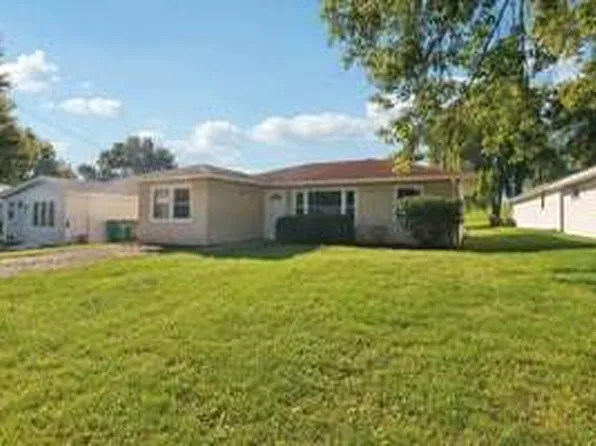 210 W South St, Elwood, IL 60421
