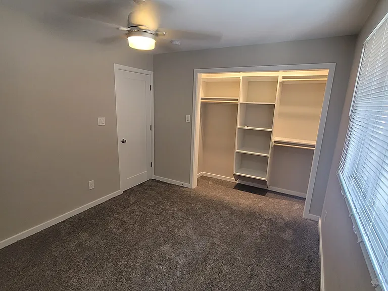 105 W Madison Ave #2 — Photo 5