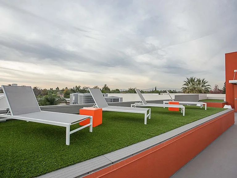 Vista Modern Apartments — Photo 10