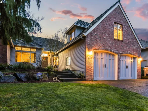 22010 SW Taylors Dr, Tualatin, OR 97062
