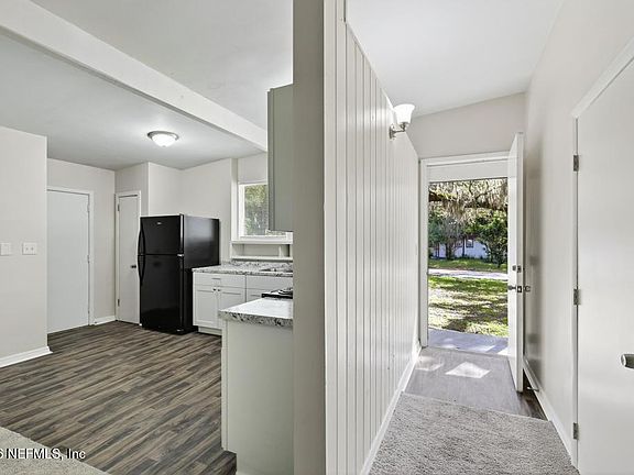 3rd image of 3024 KLINE Road E