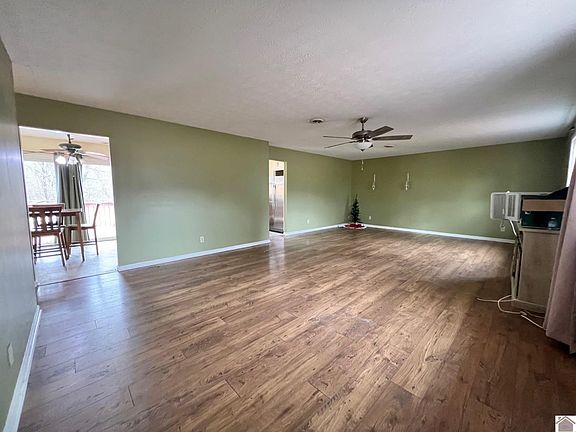 2nd image of 5810 Cunningham Rd