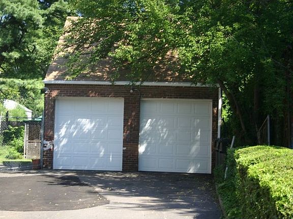 2 car detached garage