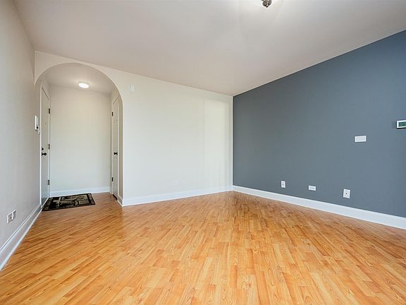 3rd image of 10640 Brooklodge Ln