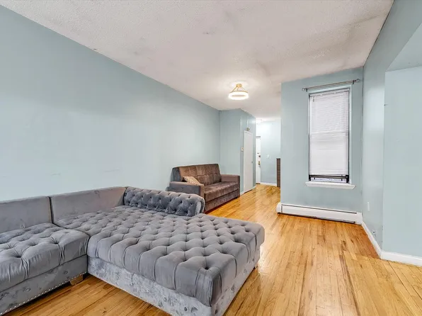 246 Sumpter St APT 3A, Brooklyn, NY 11233