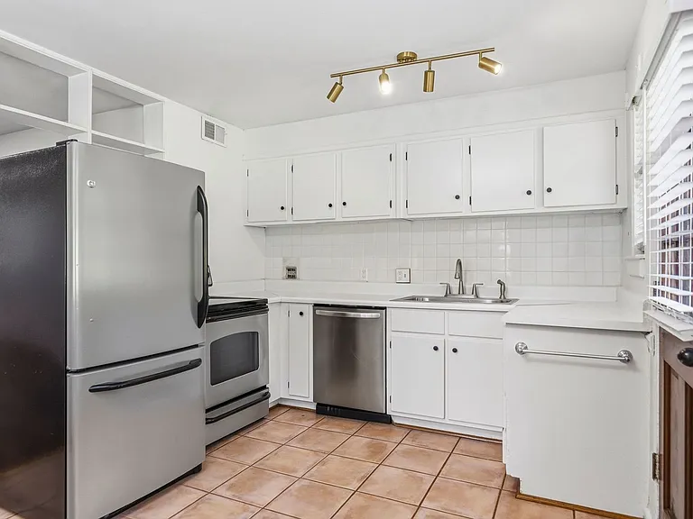 16 Faris Cir — Photo 6