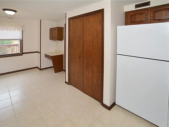 4th image of 5915 Graybrook Dr