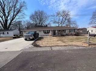 209 S East St, Tremont, IL 61568