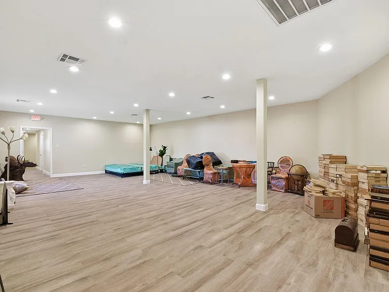 3911 Fulton St — Photo 26