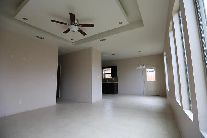 4624 N Dogwood St — Photo 8