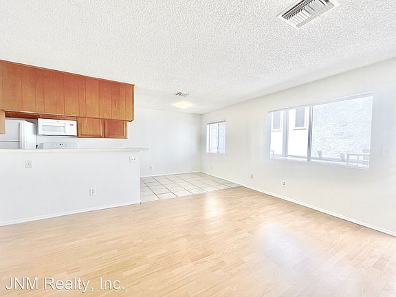 3rd image of 5309 Riverton Ave #4