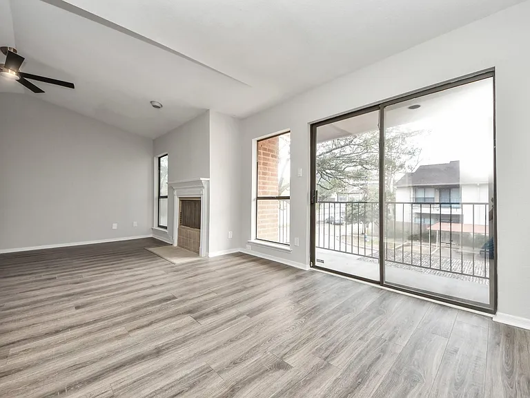 1818 Augusta Dr #14 — Photo 10