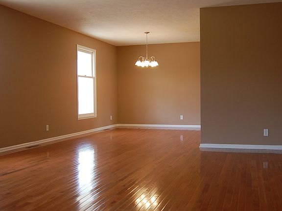 5th image of 461 Betsy Ross Ln