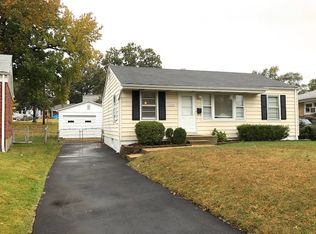 10352 Saint Matthew Ln, Saint Ann, MO