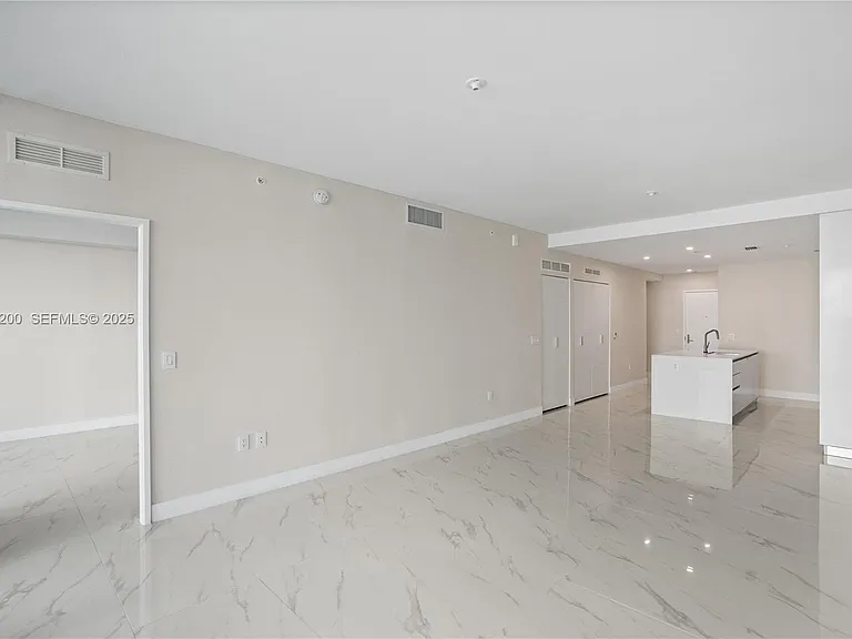 700 NE 24th St #602 — Photo 24