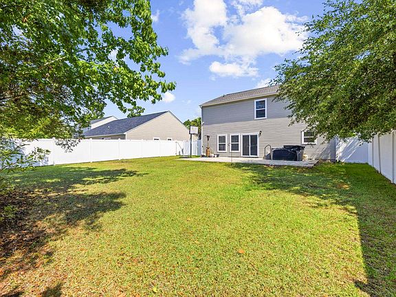 2nd image of 127 Weeping Willow Dr.