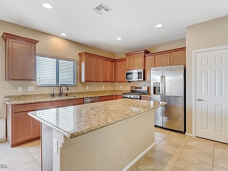 9146 Laughing Owl Ave — Photo 2