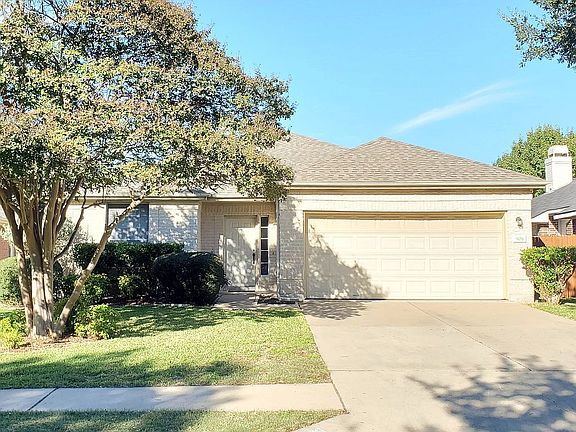 Cute home & curb appeal