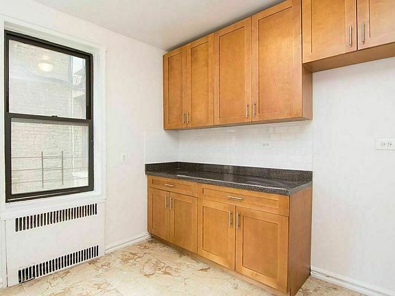 2nd image of 746 Lincoln Pl #1C