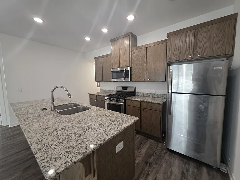 320 Westbrook Ct #1 — Photo 4