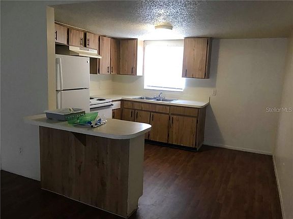 5th image of 1028 E 109th Ave APT B