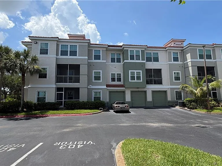 23500 Walden Center Dr #210 — Photo 1