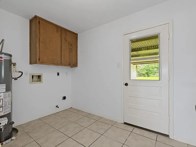 120 Texas Ave — Photo 16