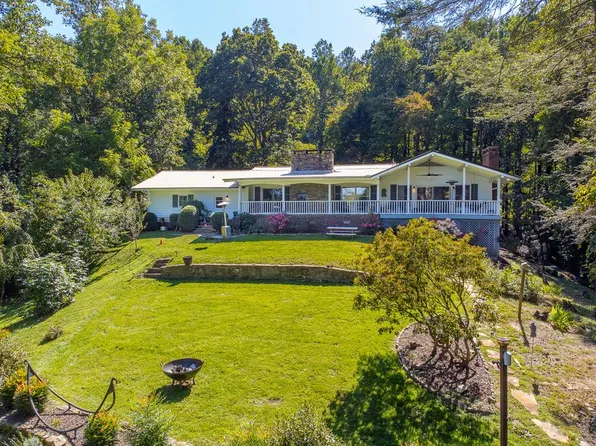 603 Hemlock Hills Dr, Franklin, NC 28734