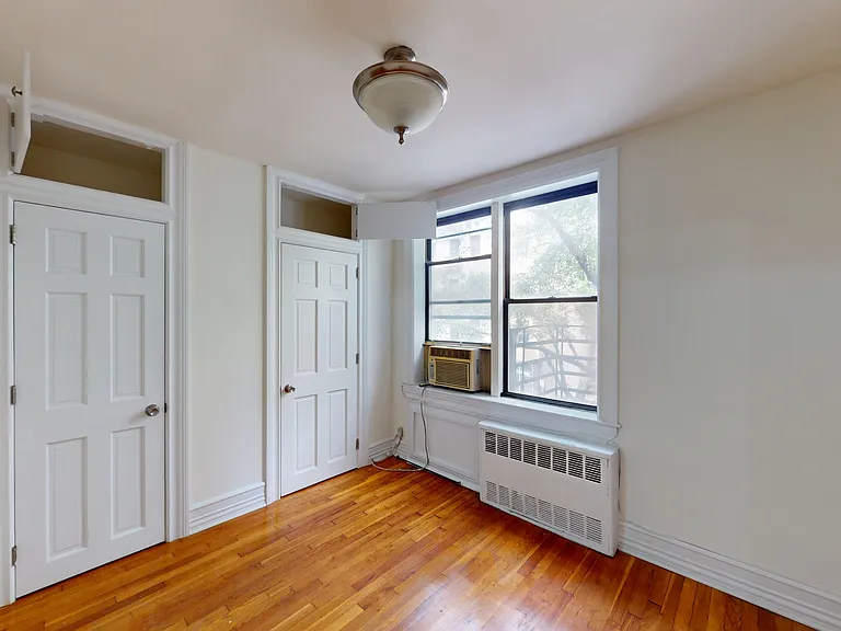 338 E 70th St #3D — Photo 6