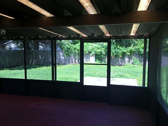 4th image of 121 Dewberry Dr