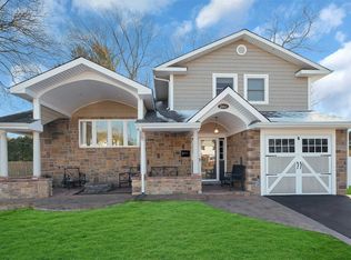 266 Timberpoint Rd, East Islip, NY 11730