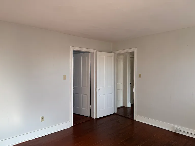 31 E 2nd St #3 — Photo 11