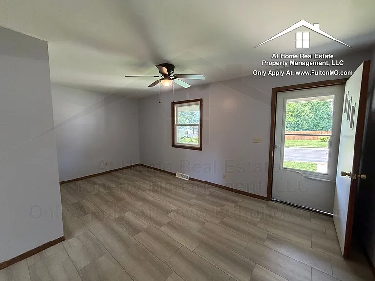 824 Bluff St — Photo 3