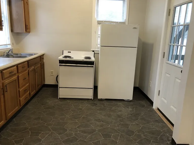 516 Center Ave #2 — Photo 8