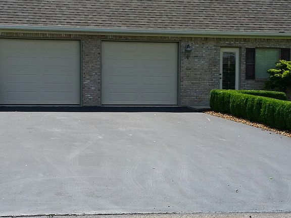 Rt side view with side entry