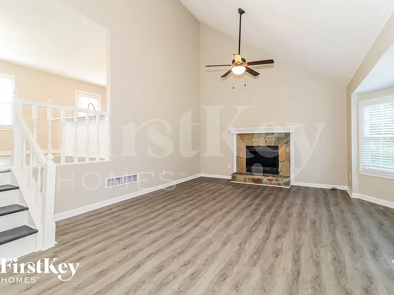 197 Brentwood Dr — Photo 3