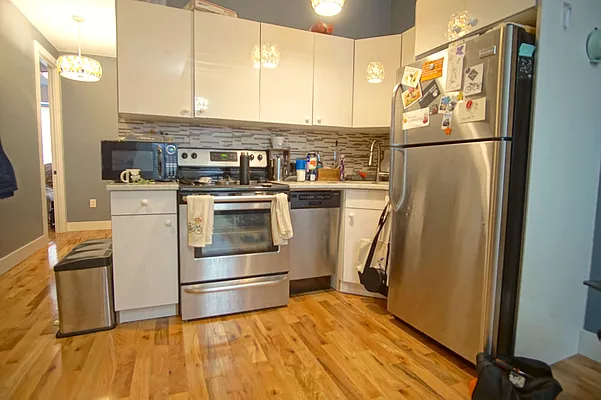 Rented by Lofts and Flats LLC | media 23