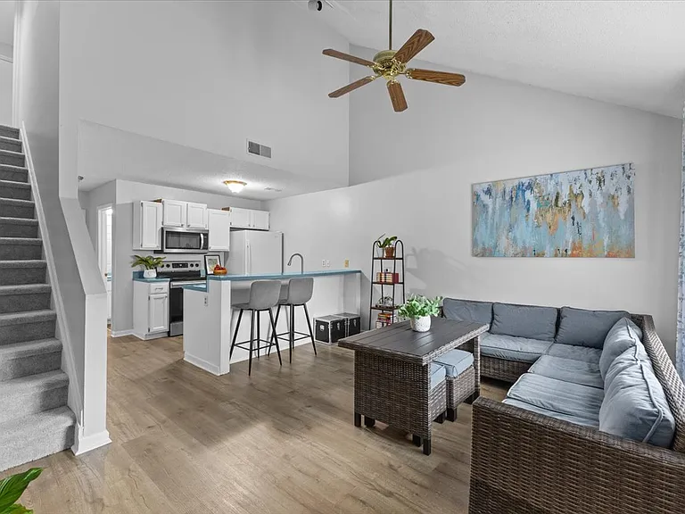 2672 Hitchcock Dr — Photo 10