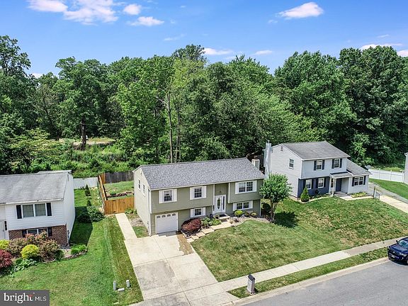 2nd image of 412 W Hanna Dr