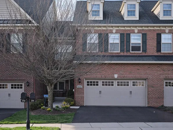 311 Saint James Dr, Langhorne, PA 19047